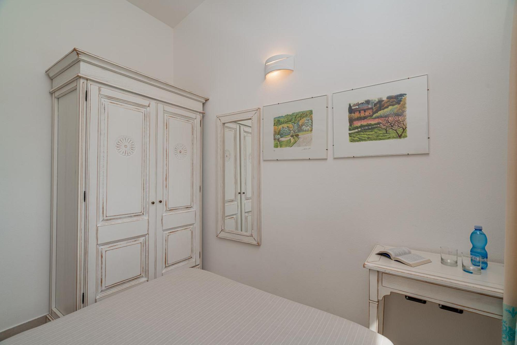 Hotel Mariposas Villasimius Bagian luar foto