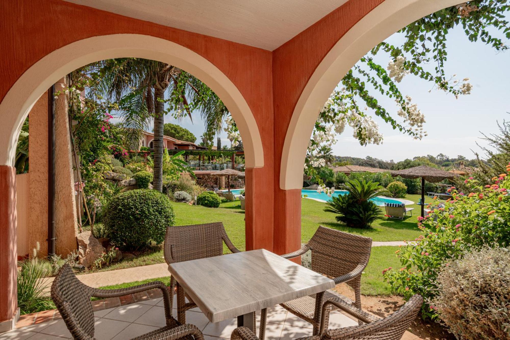 Hotel Mariposas Villasimius Bagian luar foto