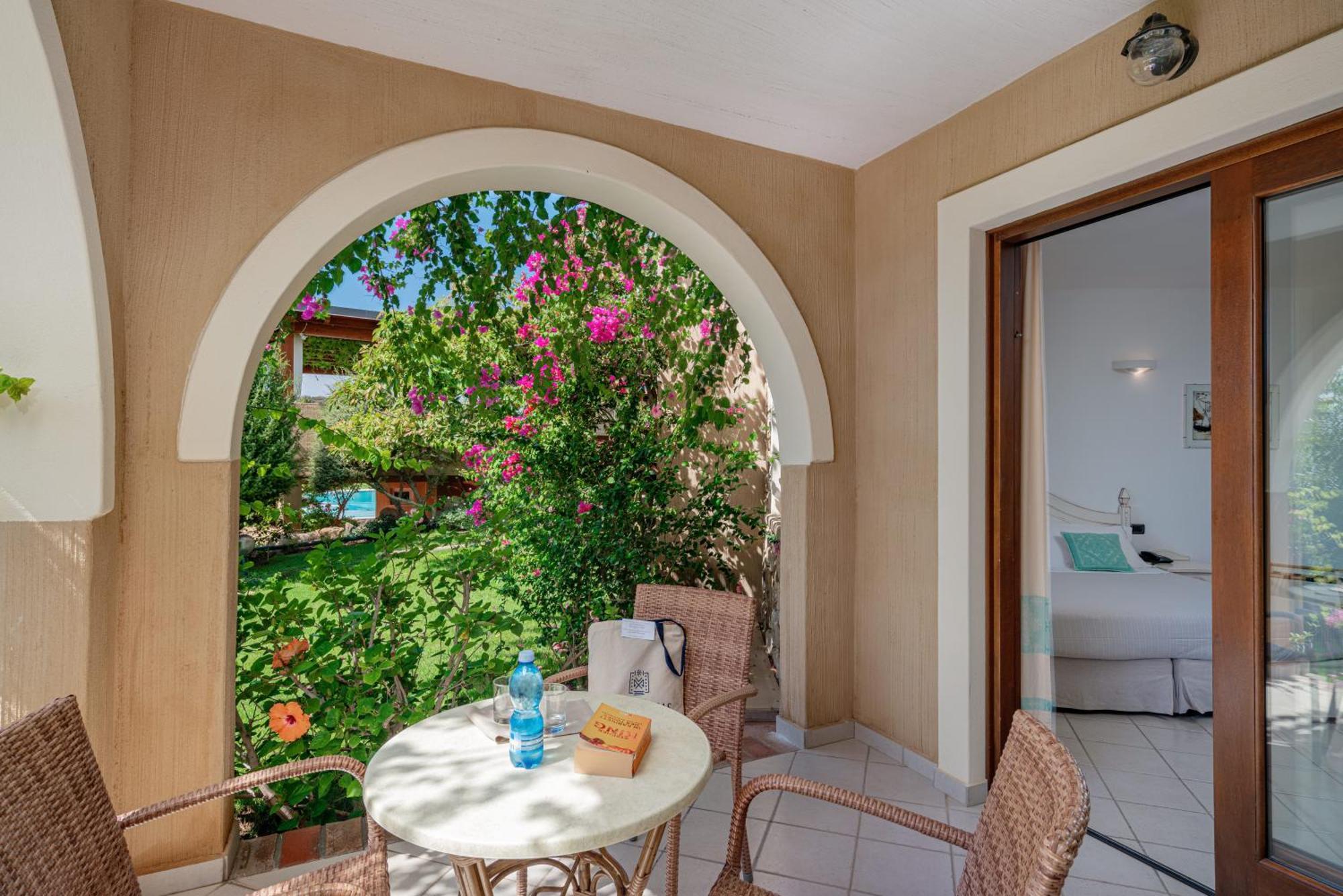 Hotel Mariposas Villasimius Bagian luar foto
