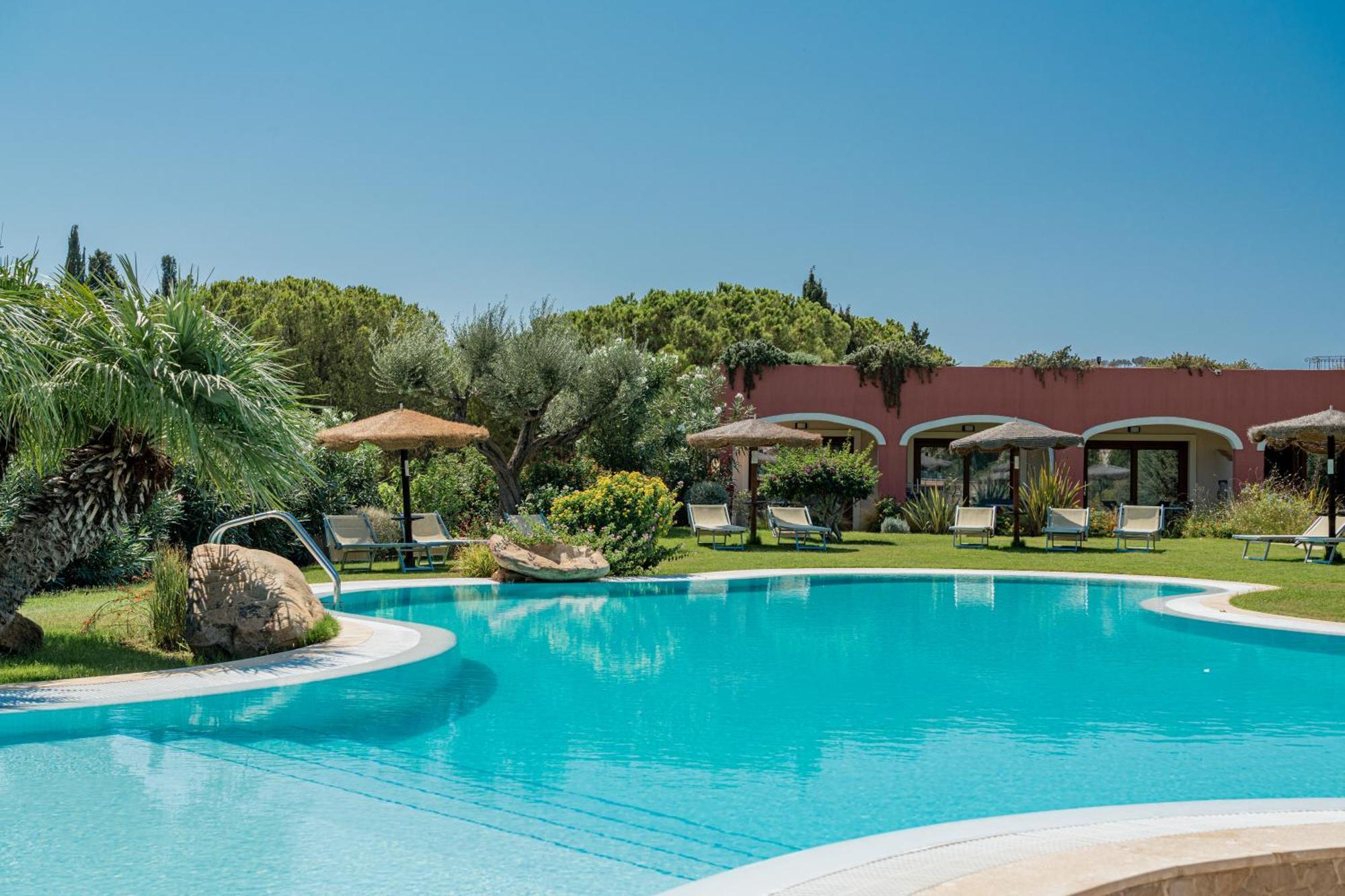 Hotel Mariposas Villasimius Bagian luar foto