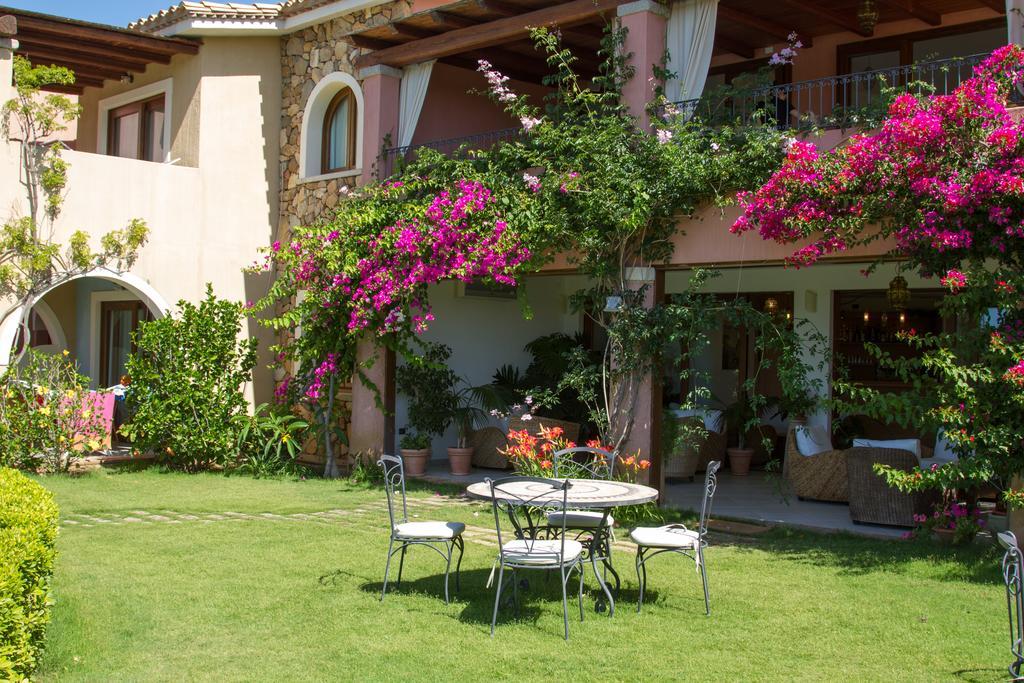 Hotel Mariposas Villasimius Bagian luar foto